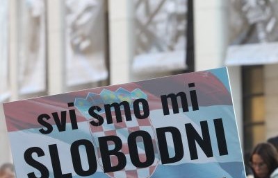 Prosvjednici prozivaju političare, novinare i policiju