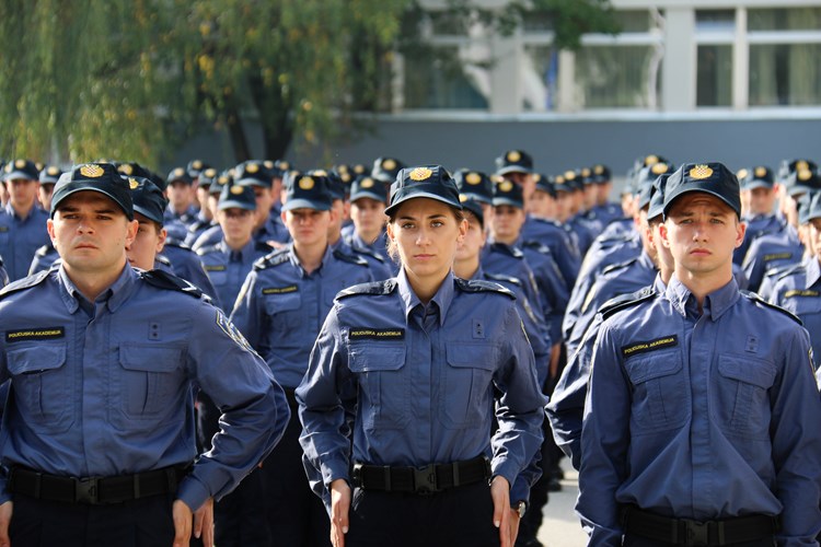 Postani policajka ili policajac