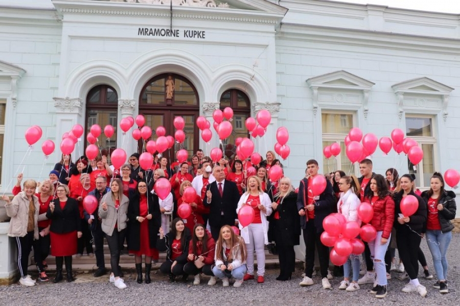 �Dan crvenih haljina�