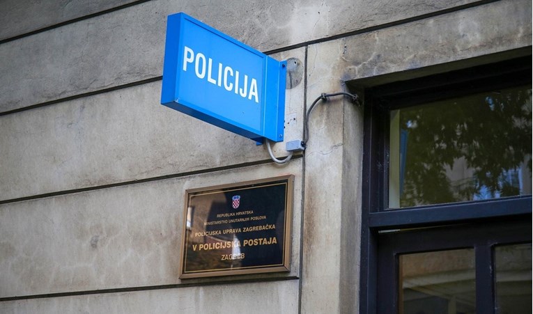 Zagrebački policajac obavio veliku nuždu šefu u uredu 