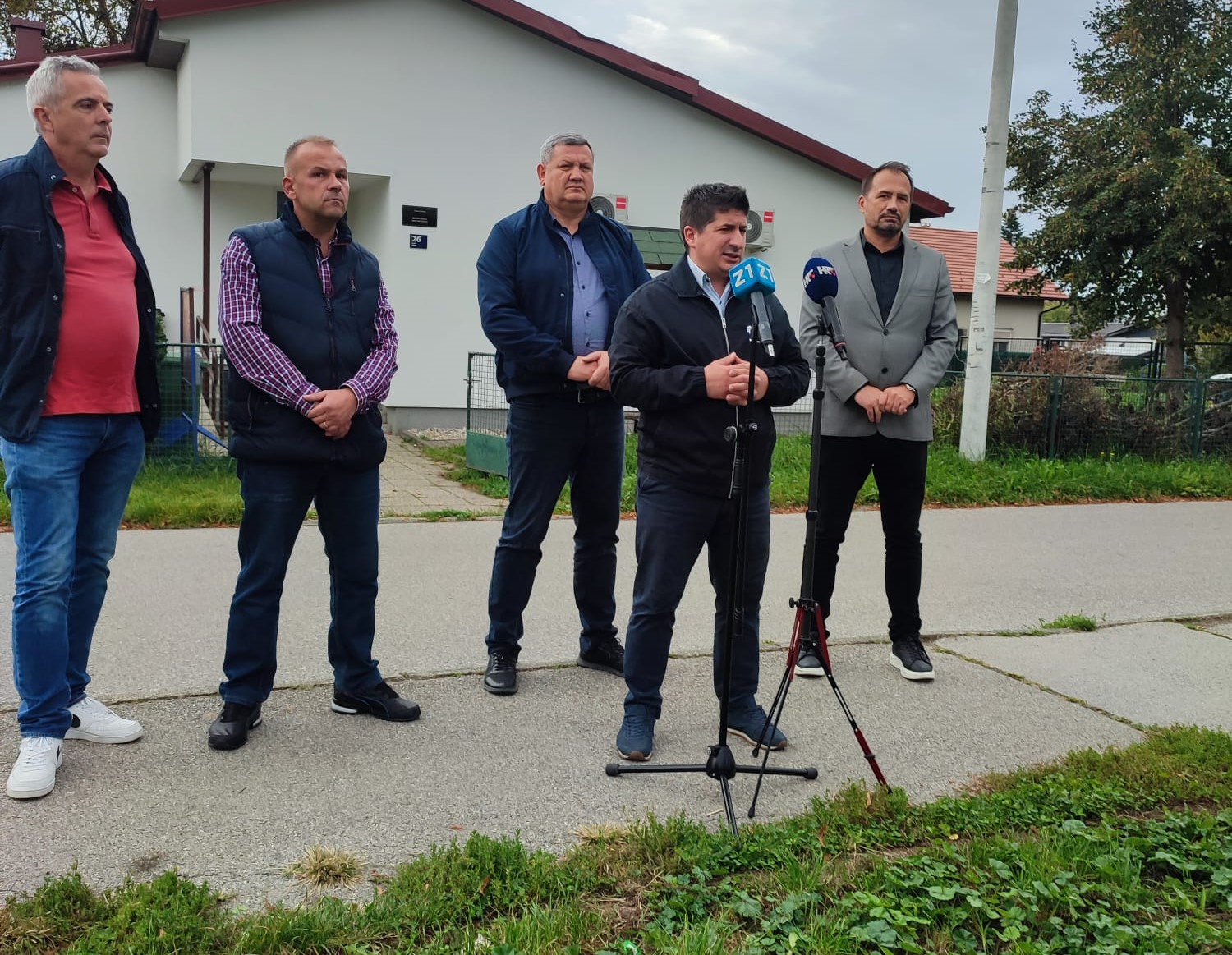 150 djece u dotrajalom i potencijalno opasnom objektu