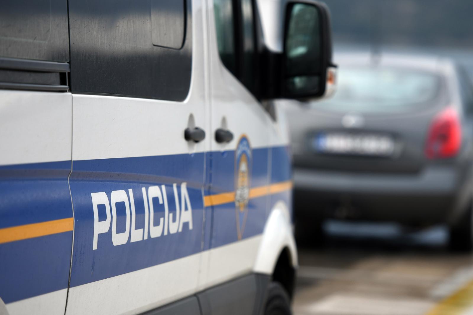 Akcija policije i USKOK-a: U Sisku uhićena još tri policajca!