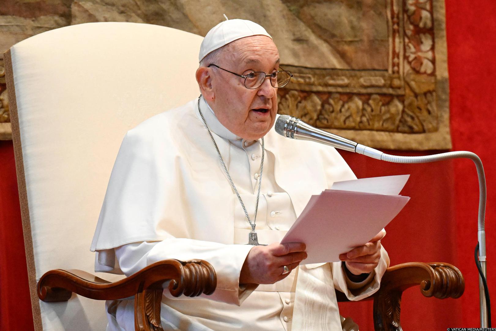 Papa pozvao na globalnu zabranu surogat majčinstva: 'To je teška povreda dostojanstva žene i djeteta'