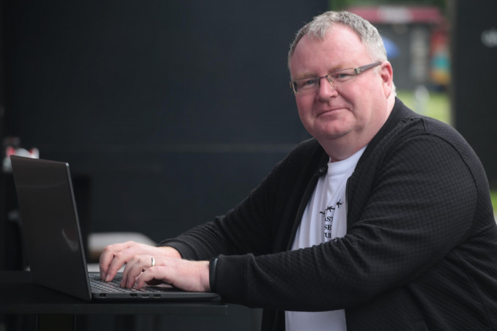 Poznati bloger Paul Bradbury otkrio dokazanu metodu kako jednostavno pobijediti birokraciju u Hrvatskoj