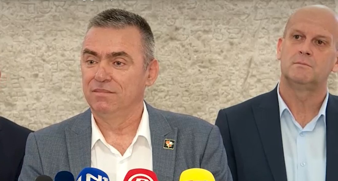 Pa  vi ste, gospodo Mlinaricu i Kukavica, ta vlast ili barem njezin dio!