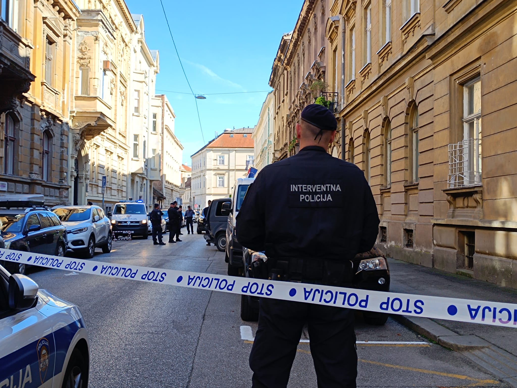 FOTO / Ulica u centru Zagreba pod opsadom policije, zatvorena za promet