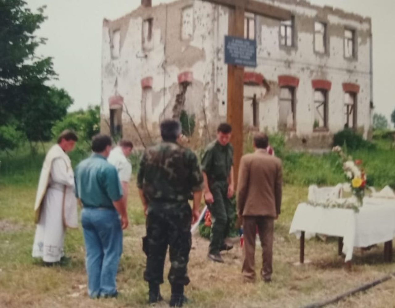 Od oltara do bojišta: Vjera i hrabrost velečasnog Željka Volarića