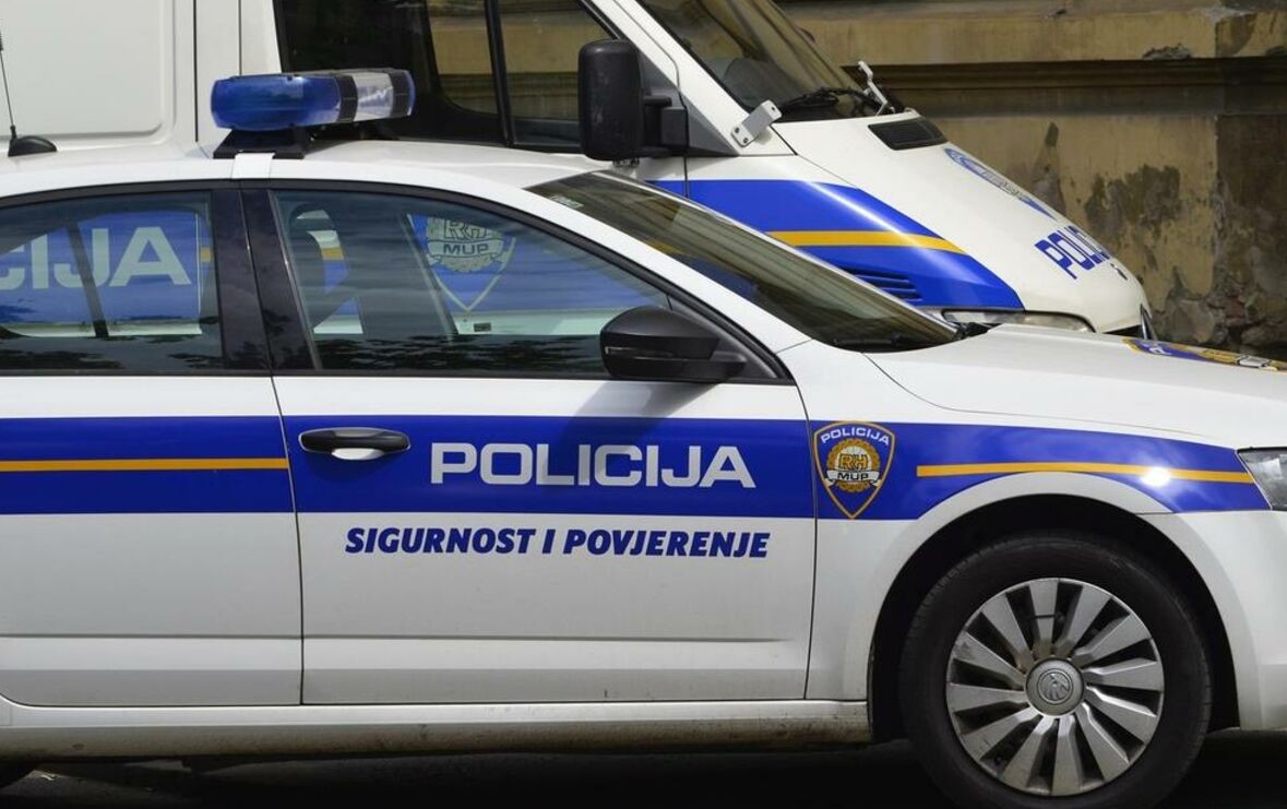 Jedan napuhao 2,32 promila dok je drugi uhvaćen kako čini više prekršaja za vrijeme vožnje u Slavonskom Brodu